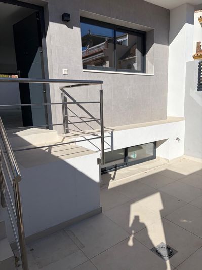 Image No.9-3 Bed Townhouse for sale