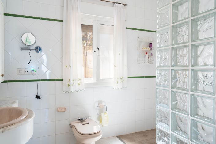 Image No.18-7 Bed Villa for sale