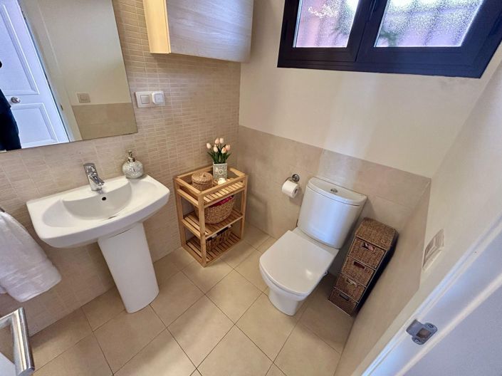 Image No.13-3 Bed House for sale