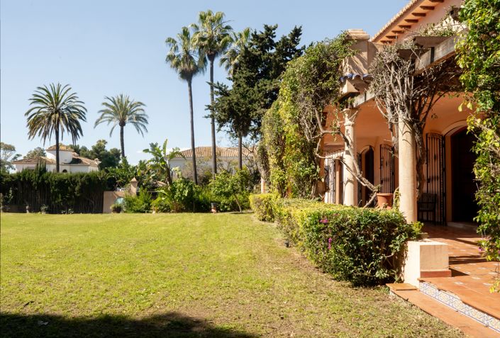 Image No.17-5 Bed House for sale