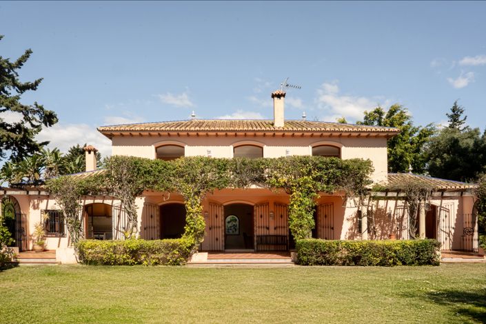 Image No.1-5 Bed House for sale