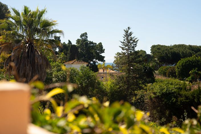 Image No.10-5 Bed House for sale