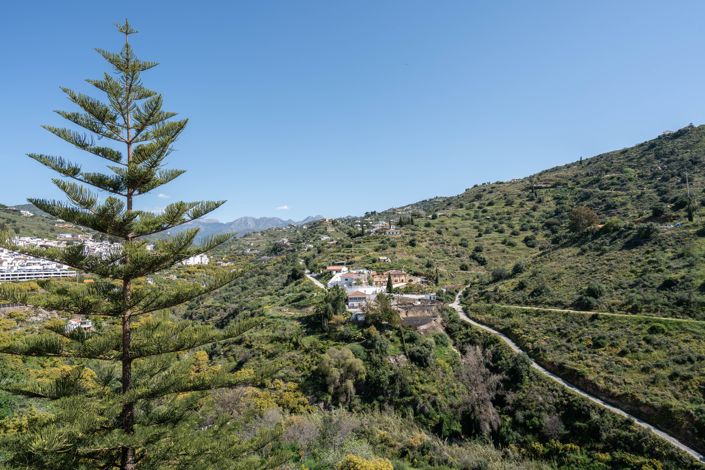 Image No.22-10 Bed Hotel for sale