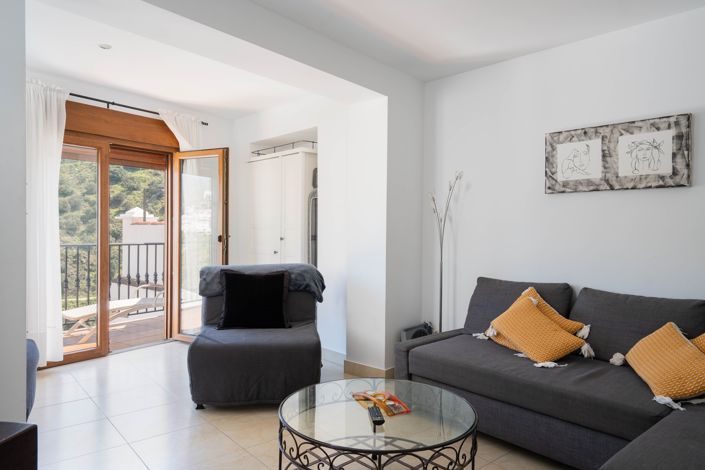 Image No.30-10 Bed Hotel for sale