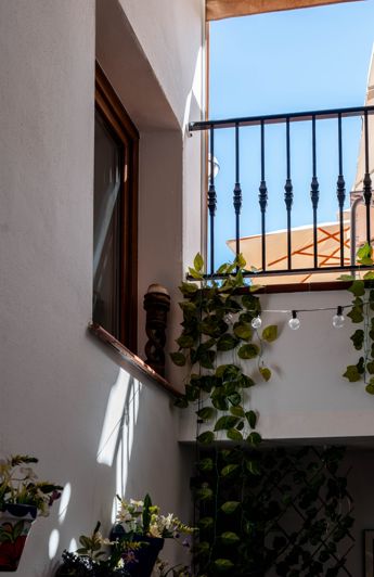 Image No.12-10 Bed Hotel for sale