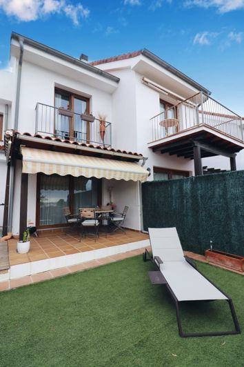 Image No.1-4 Bed Townhouse for sale