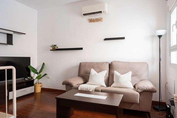 Image No.1-2 Bed House for sale