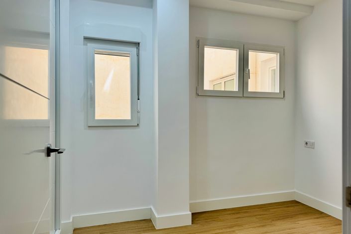 Image No.14-3 Bed Apartment for sale