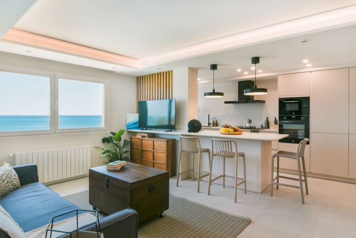 Image No.1-4 Bed Apartment for sale