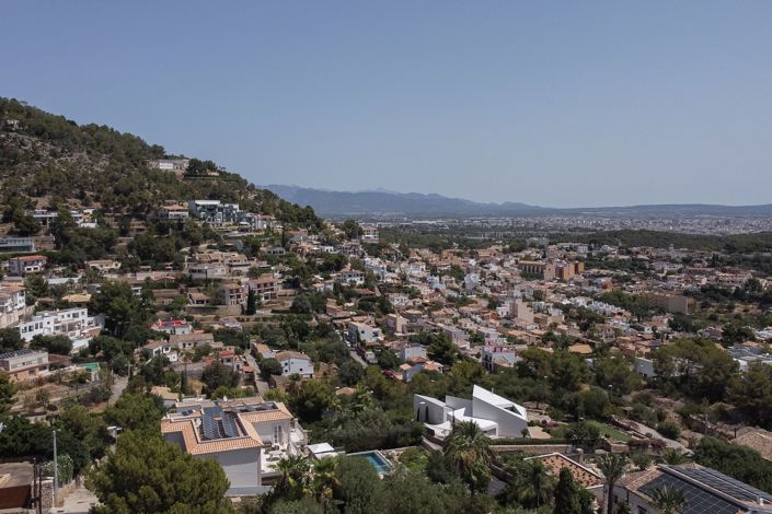 Image No.10-3 Bed House for sale