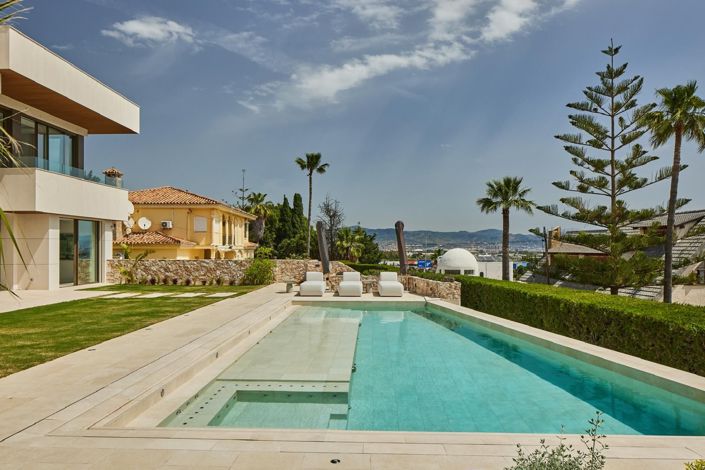 Image No.10-5 Bed Villa for sale