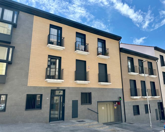 Image No.1-2 Bed Apartment for sale