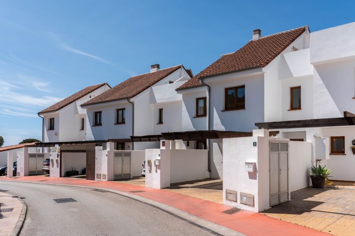 Image No.1-4 Bed Townhouse for sale