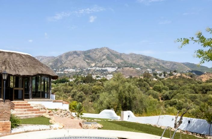 Image No.1-6 Bed Villa for sale