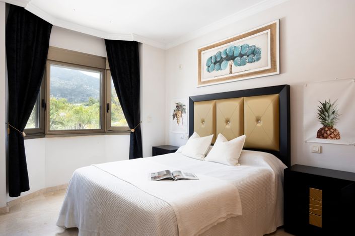 Image No.22-4 Bed House for sale