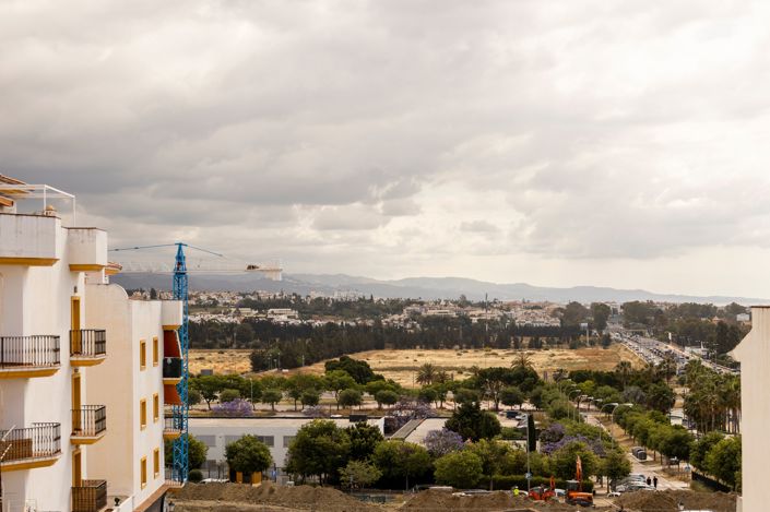 Image No.22-8 Bed House for sale