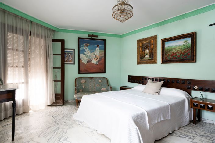 Image No.29-8 Bed House for sale