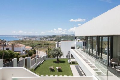 Maison de 5 chambres à vendre à Estepona