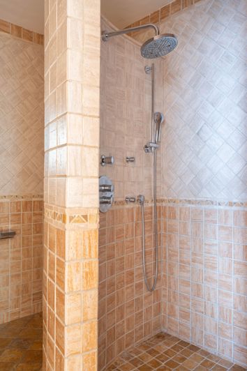 Image No.19-2 Bed Townhouse for sale