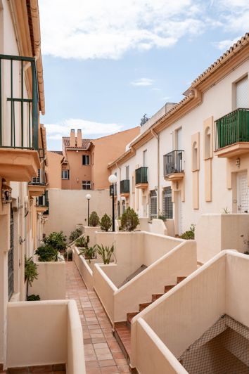 Image No.21-2 Bed Townhouse for sale