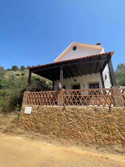 Image No.1-4 Bed Country House for sale