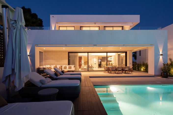 Image No.1-4 Bed Villa for sale
