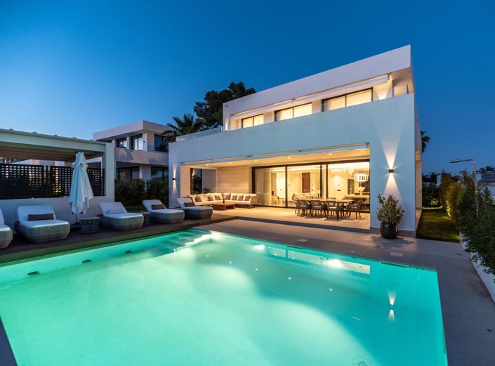 Image No.1-4 Bed Villa for sale