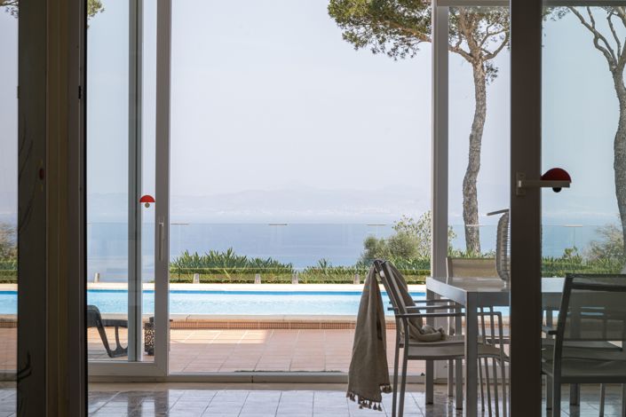 Image No.1-5 Bed House for sale