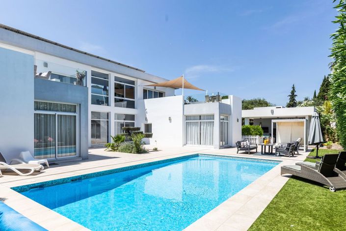 Image No.1-5 Bed Villa for sale