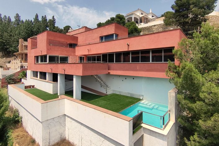 Image No.1-4 Bed Villa for sale
