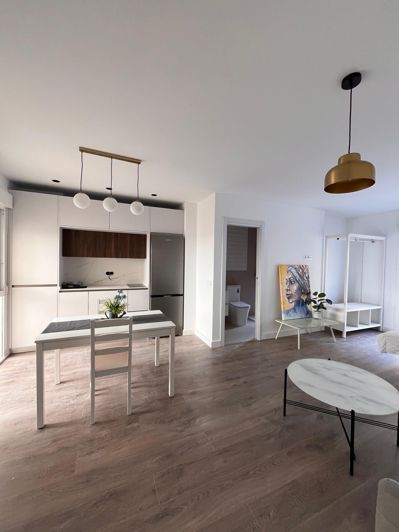 Image No.1-6 Bed Property for sale