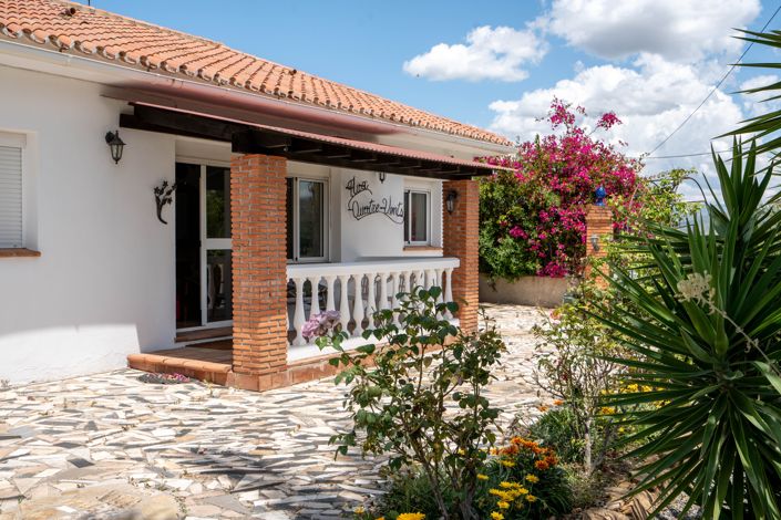 Image No.21-4 Bed House for sale