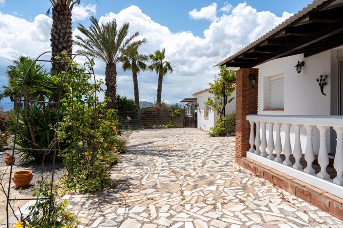 Image No.24-4 Bed House for sale