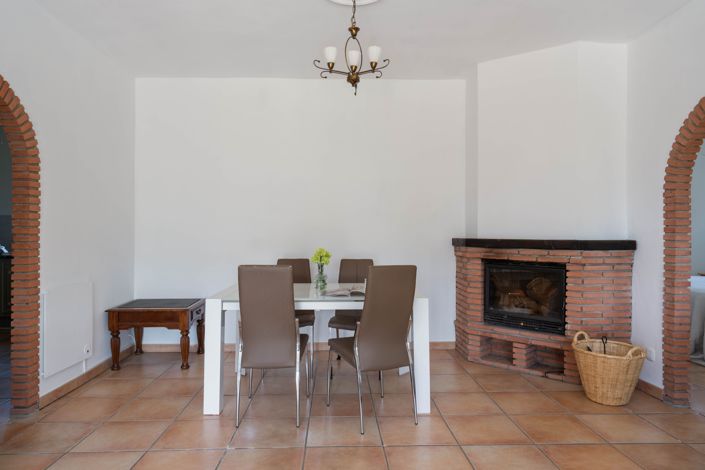 Image No.28-4 Bed House for sale