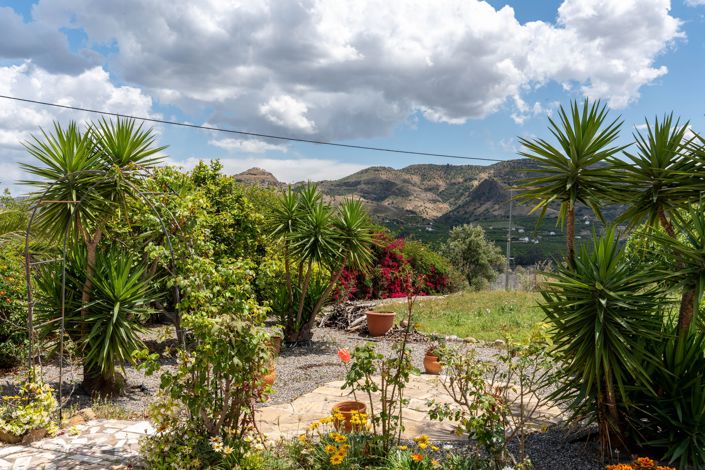 Image No.3-4 Bed House for sale