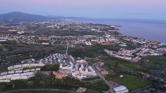 Image No.17-3 Bed House for sale