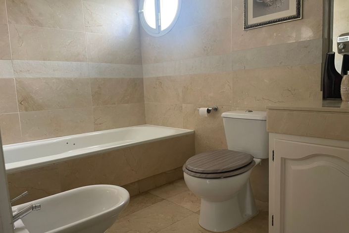 Image No.18-3 Bed Apartment for sale