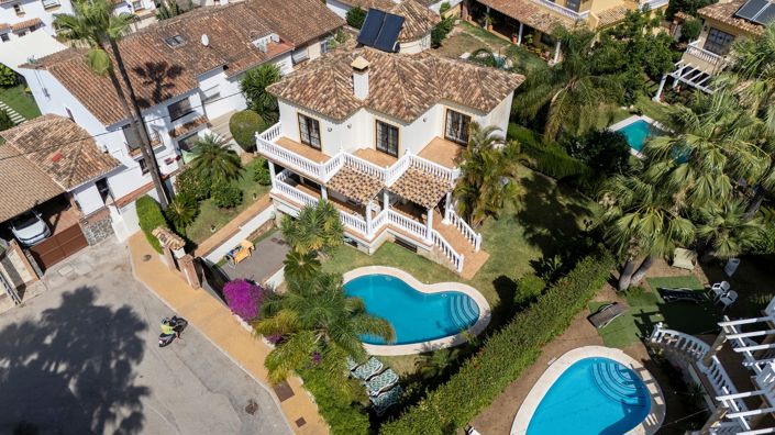 Image No.1-5 Bed House for sale