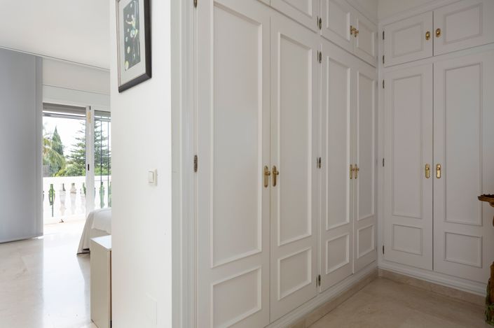 Image No.15-5 Bed Villa for sale