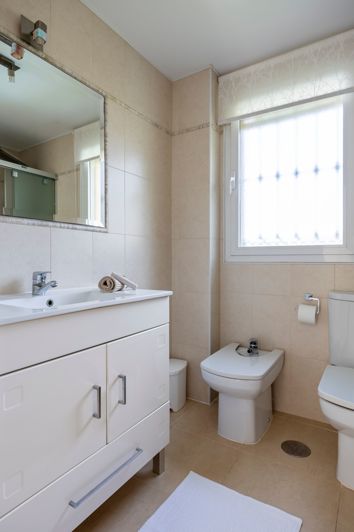 Image No.18-5 Bed Villa for sale