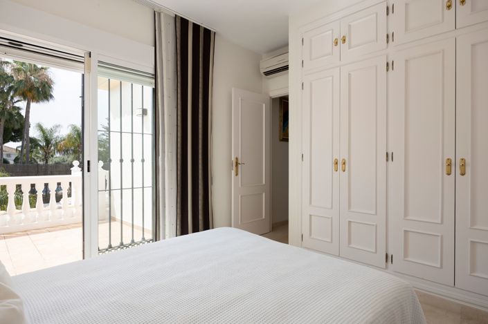 Image No.7-5 Bed Villa for sale