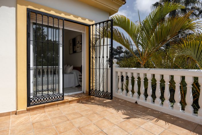 Image No.8-5 Bed Villa for sale