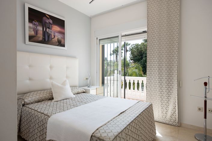 Image No.10-5 Bed Villa for sale