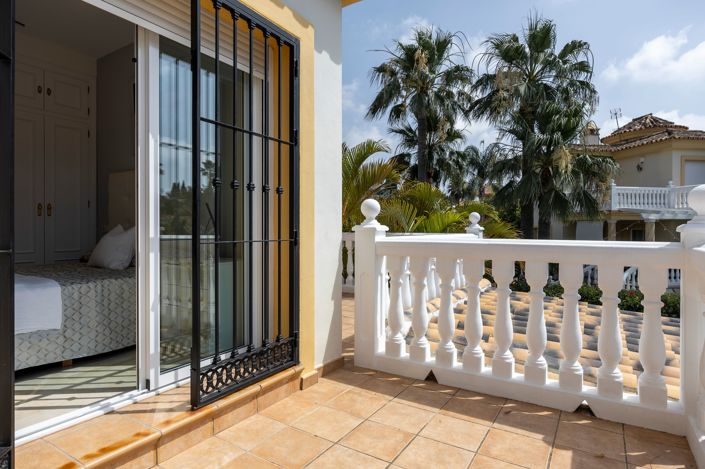 Image No.11-5 Bed Villa for sale