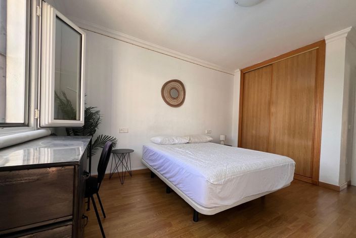 Image No.20-5 Bed Townhouse for sale