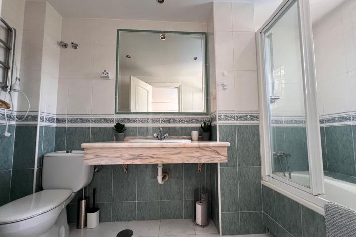 Image No.27-5 Bed Townhouse for sale