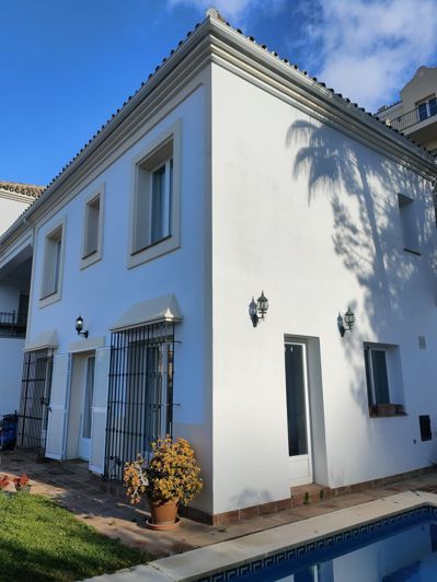 Image No.1-2 Bed House for sale