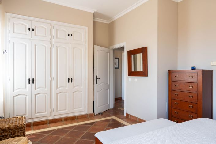 Image No.12-2 Bed House for sale