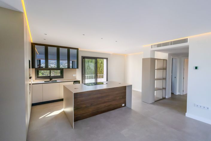 Image No.8-2 Bed Apartment for sale