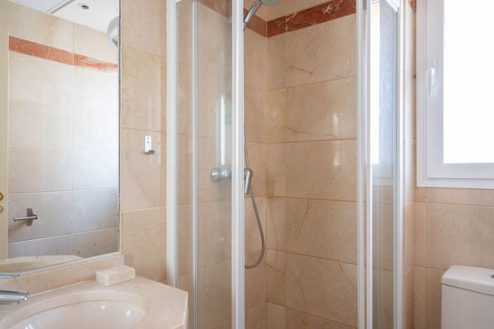 Image No.18-2 Bed Apartment for sale